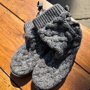 Ugg Isla Knit Sweater Boots - size 9